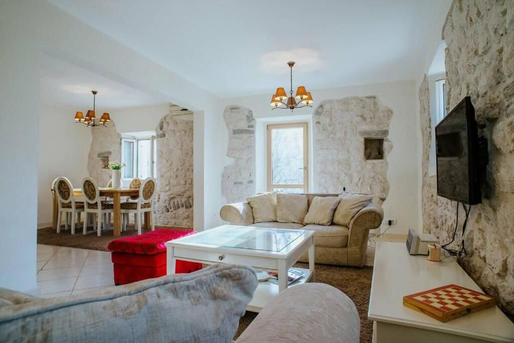 Апартаменты Luxury stone house amazing view Доброта