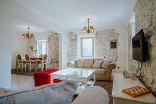 Апартаменты Luxury stone house amazing view Доброта Апартаменты с 3 спальнями-2