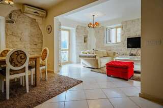 Апартаменты Luxury stone house amazing view Доброта Апартаменты с 3 спальнями-53